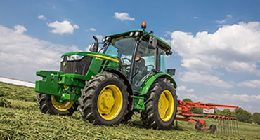 tractor.370x200-2